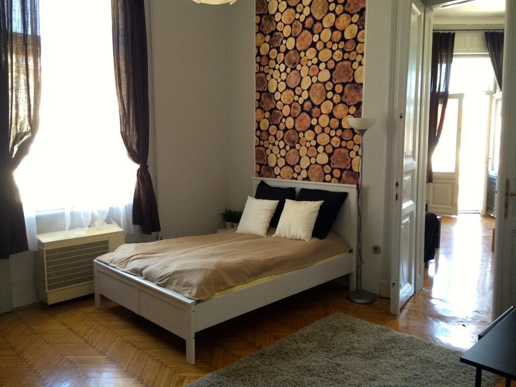 Budget Apartment By Hi5 - Oktober 6 Str 4 부다페스트 외부 사진