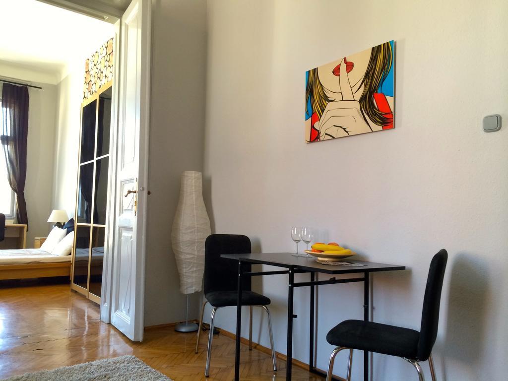 Budget Apartment By Hi5 - Oktober 6 Str 4 부다페스트 외부 사진