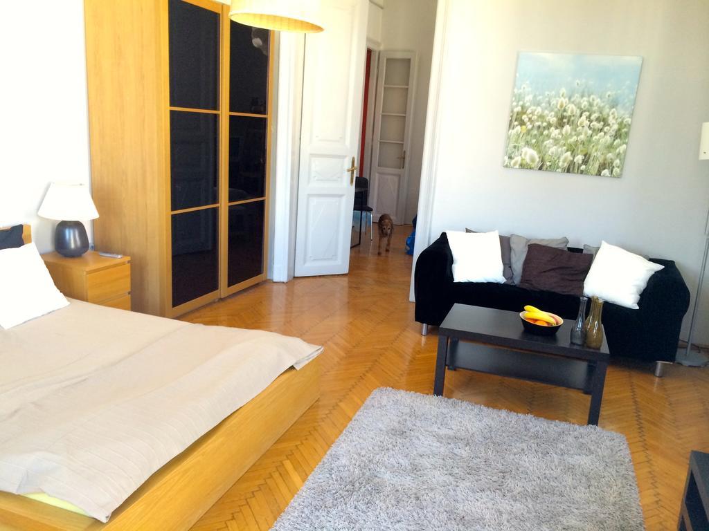 Budget Apartment By Hi5 - Oktober 6 Str 4 부다페스트 외부 사진