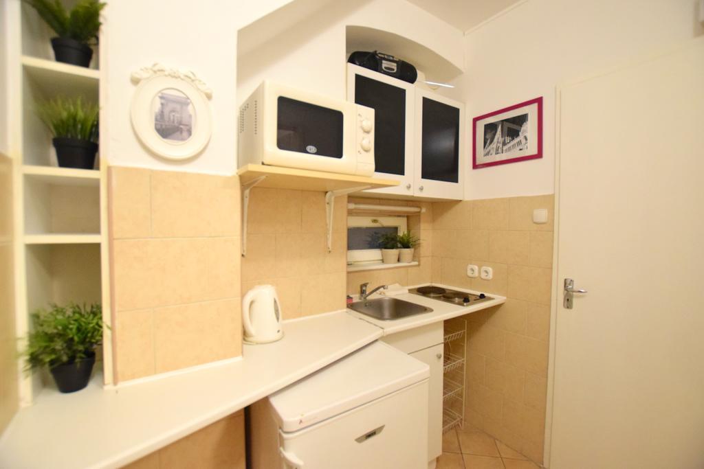 Budget Apartment By Hi5 - Oktober 6 Str 4 부다페스트 외부 사진