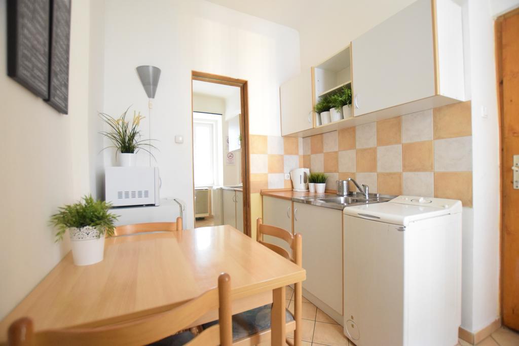 Budget Apartment By Hi5 - Oktober 6 Str 4 부다페스트 외부 사진