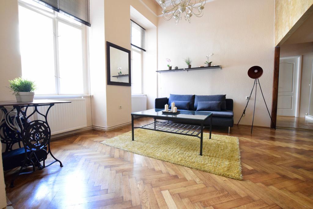 Budget Apartment By Hi5 - Oktober 6 Str 4 부다페스트 외부 사진