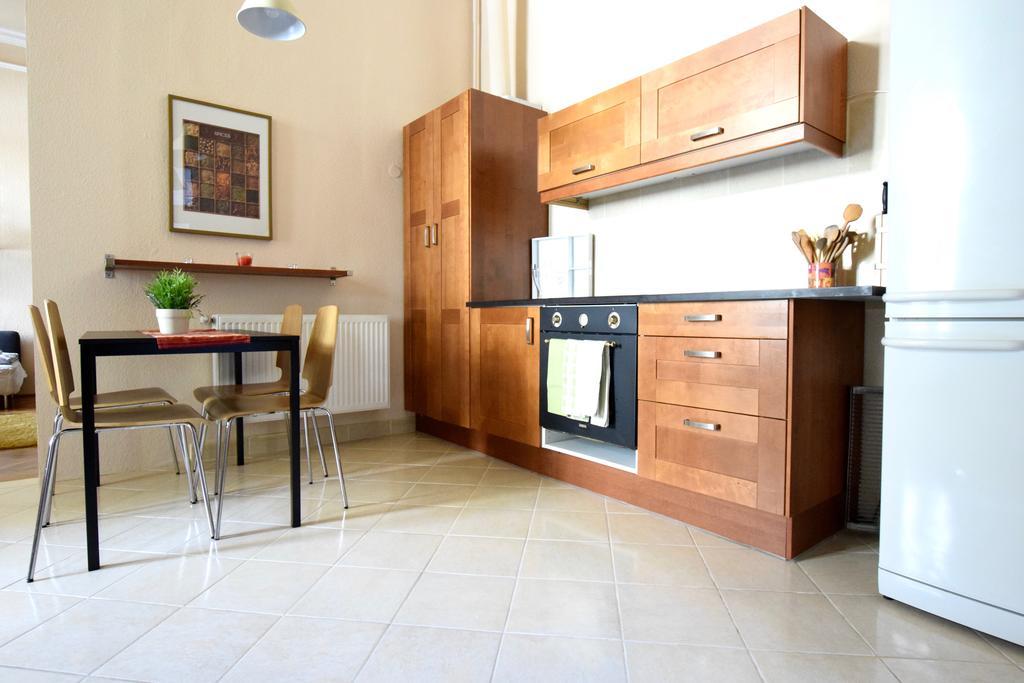 Budget Apartment By Hi5 - Oktober 6 Str 4 부다페스트 외부 사진