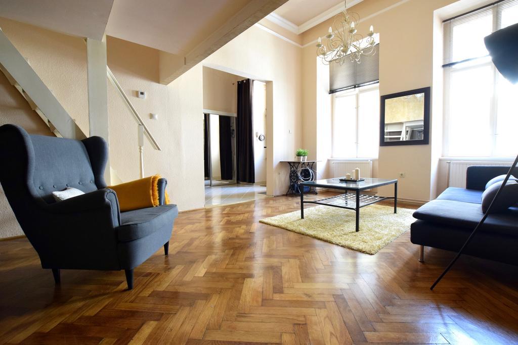 Budget Apartment By Hi5 - Oktober 6 Str 4 부다페스트 외부 사진